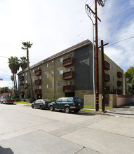 mor113 in North Hollywood, CA - Foto de edificio - Building Photo