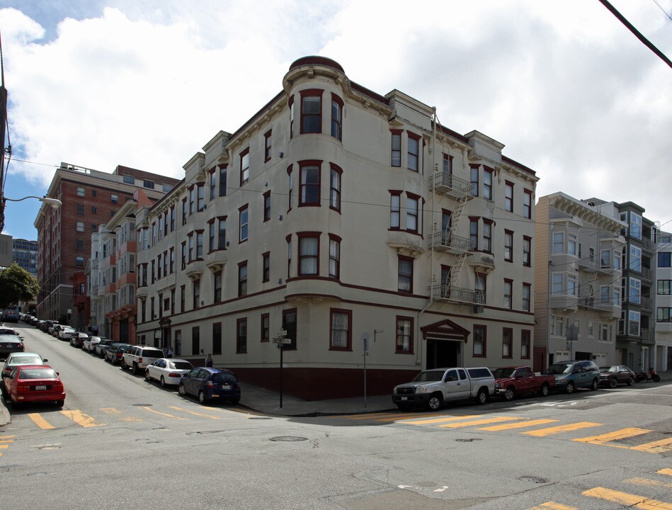 1664 Larkin St in San Francisco, CA - Building Photo