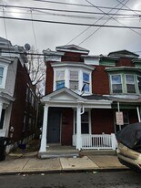 2120 Susquehanna St in Harrisburg, PA - Building Photo