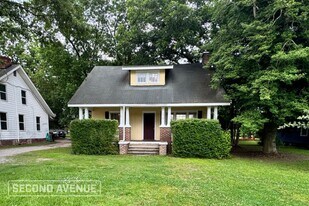 1416 Herrington Rd in Elizabeth City, NC - Building Photo