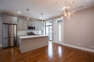 2340 W 21st St in Chicago, IL - Building Photo - Building Photo