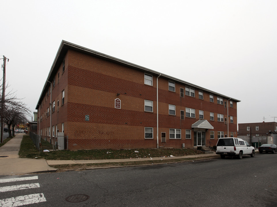 4015 Devereaux Street in Philadelphia, PA - Building Photo