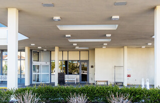 Ocean Cove Condominiums in Long Branch, NJ - Foto de edificio - Building Photo