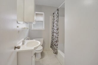 124 Lake Ave in Metairie, LA - Building Photo - Building Photo
