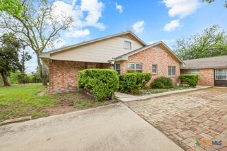 1511 Ranch Rd 12 in San Marcos, TX - Building Photo - Building Photo