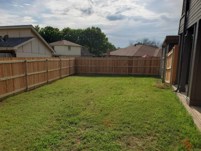 2813 Shady Grove Dr