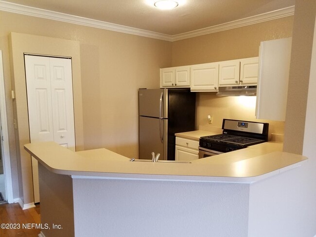 property at 13810 Sutton Park Dr N