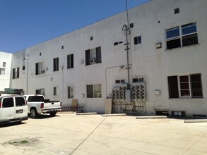 823 Gower St in Los Angeles, CA - Building Photo - Building Photo