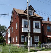 860 Vermont Ave in Toronto, ON - Building Photo