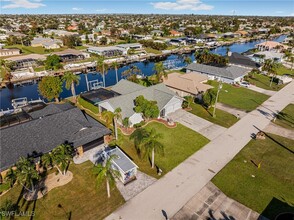 3106 SE 10th Pl in Cape Coral, FL - Building Photo - Building Photo