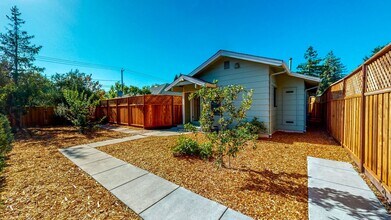 998 Baird Rd in Santa Rosa, CA - Building Photo - Building Photo