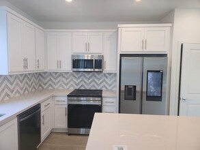 3275 Workman Ave in Lathrop, CA - Building Photo - Building Photo