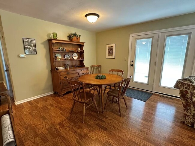 101 N East St in Mahomet, IL - Building Photo - Building Photo