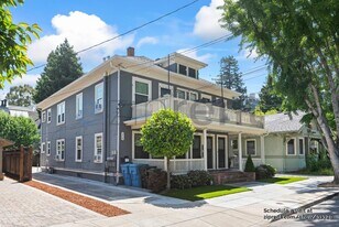 216 Emerson St in Palo Alto, CA - Building Photo