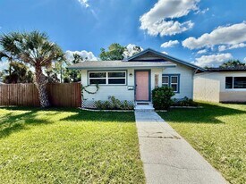 2120 46th Ave N in St. Petersburg, FL - Building Photo
