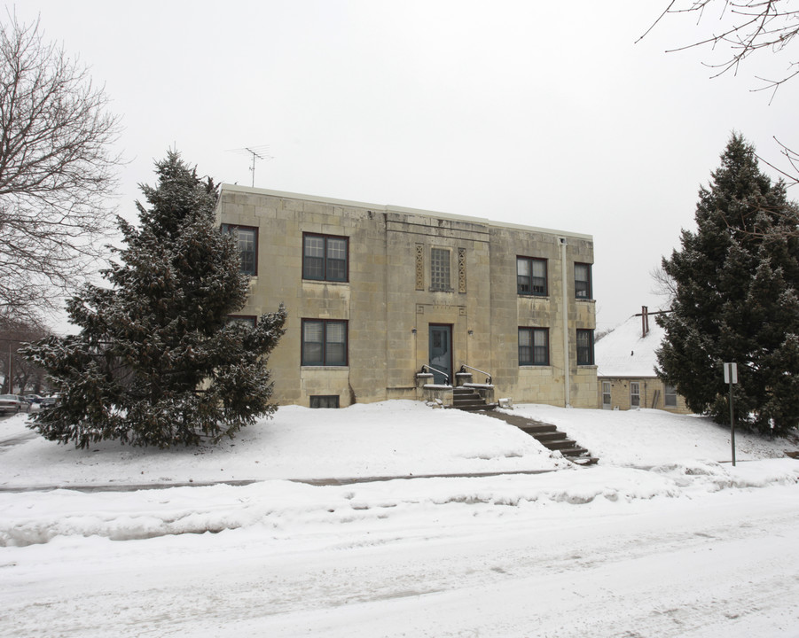 1704 Dakota St in Lincoln, NE - Foto de edificio