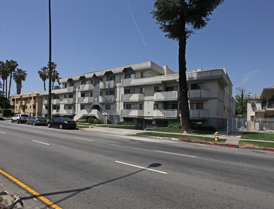 Valley Star Apartments in Van Nuys, CA - Building Photo