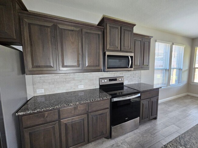 1029 Nelson Pl in Burleson, TX - Building Photo - Building Photo