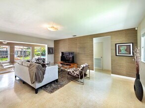 10643 NE 10th Ave in Miami Shores, FL - Building Photo - Building Photo
