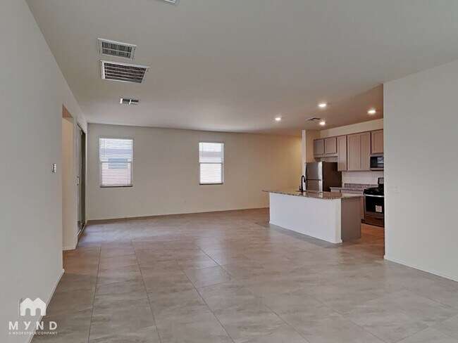 7966 S Golden Bell Dr in Tucson, AZ - Building Photo - Building Photo