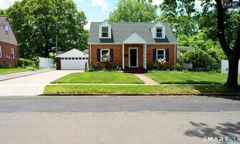122 Oberlin Rd in Hamden, CT - Building Photo