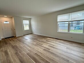 9 Yardley Ct in Glendale Heights, IL - Building Photo - Building Photo