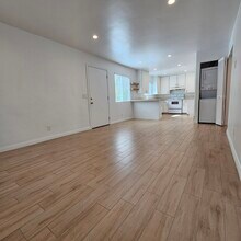 1845 N Vulcan Ave, Unit # 2 in Encinitas, CA - Building Photo - Building Photo