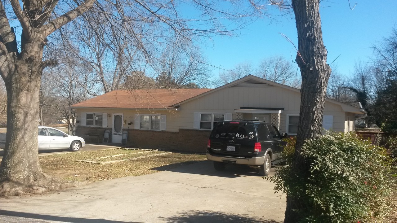 136 Cowan St in Spindale, NC - Building Photo