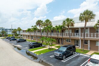 Harbour East House in Boca Raton, FL - Building Photo - Building Photo