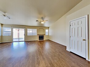 918 Blue Arroyo Dr in Henderson, NV - Building Photo - Building Photo