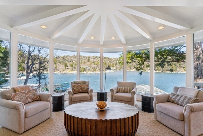 716 Oak Point in Lake Arrowhead, CA - Building Photo - Building Photo