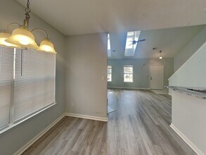 6758 Whitten Pine Dr in Memphis, TN - Building Photo - Building Photo