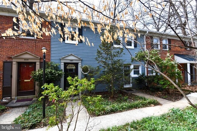 property at 8520 Geren Rd