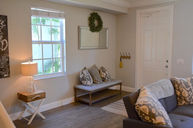 3384 W Community Dr in Jupiter, FL - Building Photo - Building Photo