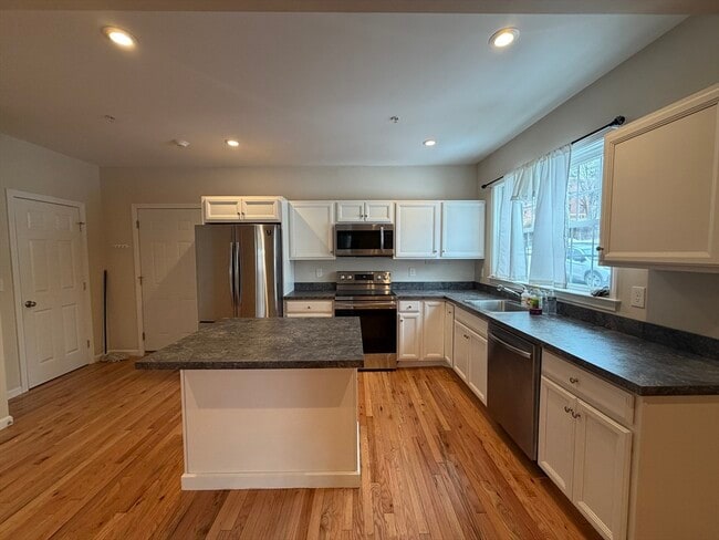 160 Summer St in Haverhill, MA - Building Photo - Building Photo