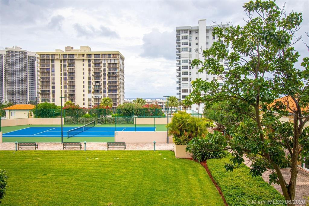 3020 NE 32nd Ave, Unit 709 in Fort Lauderdale, FL - Foto de edificio