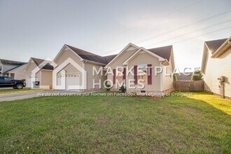 1064 Cindy Jo Ct in Clarksville, TN - Building Photo - Building Photo