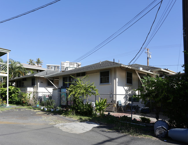 1115 Hassinger St in Honolulu, HI - Building Photo - Building Photo