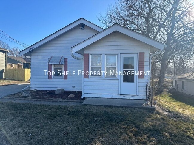 property at 2319 E 40th Ct