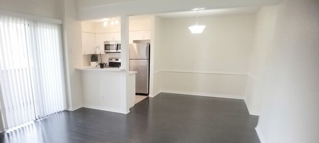 property at 3044 Antique Oaks Cir