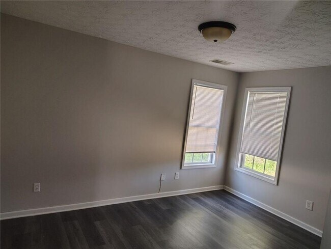 85 Hollow Ct in Covington, GA - Foto de edificio - Building Photo