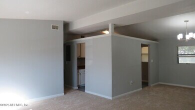 7039 Cotillion Rd N in Jacksonville, FL - Building Photo - Building Photo