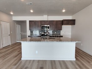 3918 W 5th Pl in Kennewick, WA - Building Photo - Building Photo