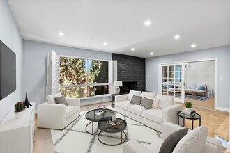 4807 Woodley Ave, Unit 204 in Encino, CA - Building Photo - Building Photo