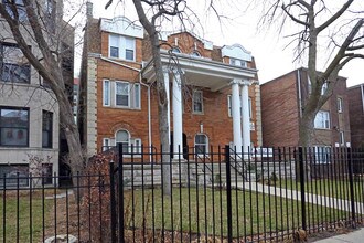 Sunnyside Kenmore Apartments in Chicago, IL - Building Photo - Building Photo