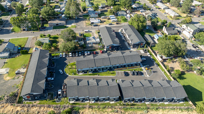 The Towns on Entiat in Kennewick, WA - Foto de edificio - Building Photo