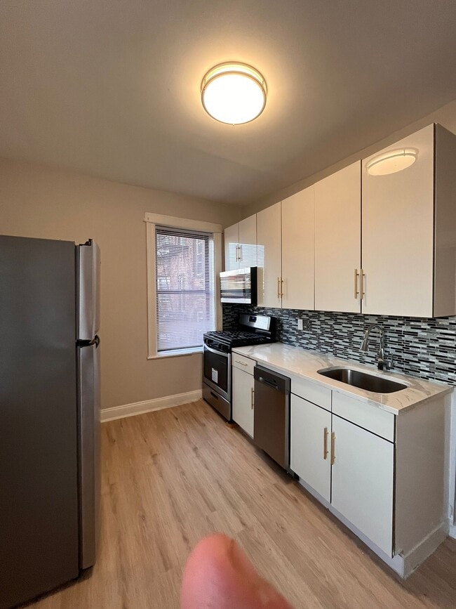 400 52nd St, Unit 4A