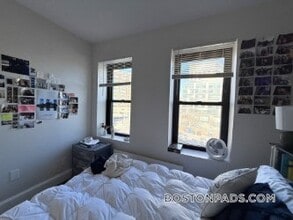 829 Beacon St, Unit 5B in Boston, MA - Building Photo - Building Photo