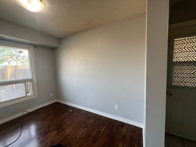 81 Eagen Dr in Kitchener, ON - Building Photo - Building Photo