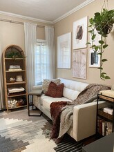 5248 W Olympic Blvd, Unit 5250 in Los Angeles, CA - Building Photo - Building Photo